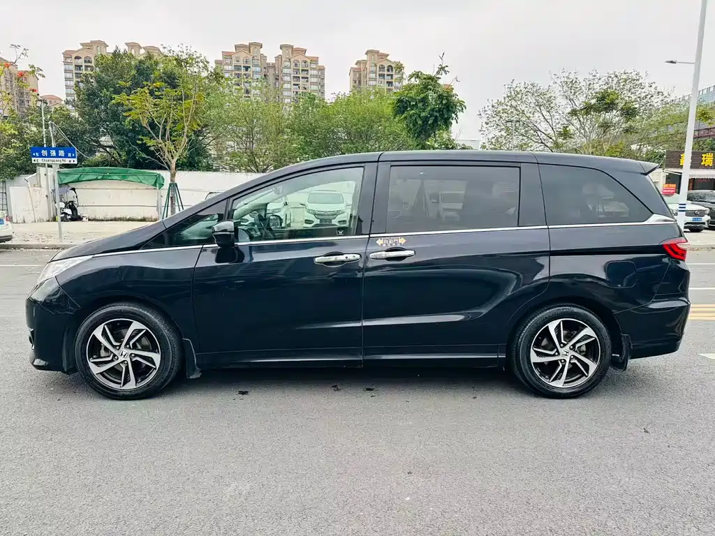 Odyssey Facelift 2.4 L Supreme