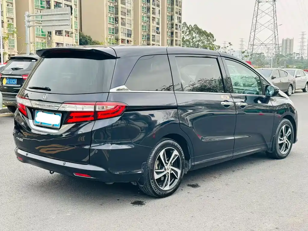 Odyssey Facelift 2.4 L Supreme