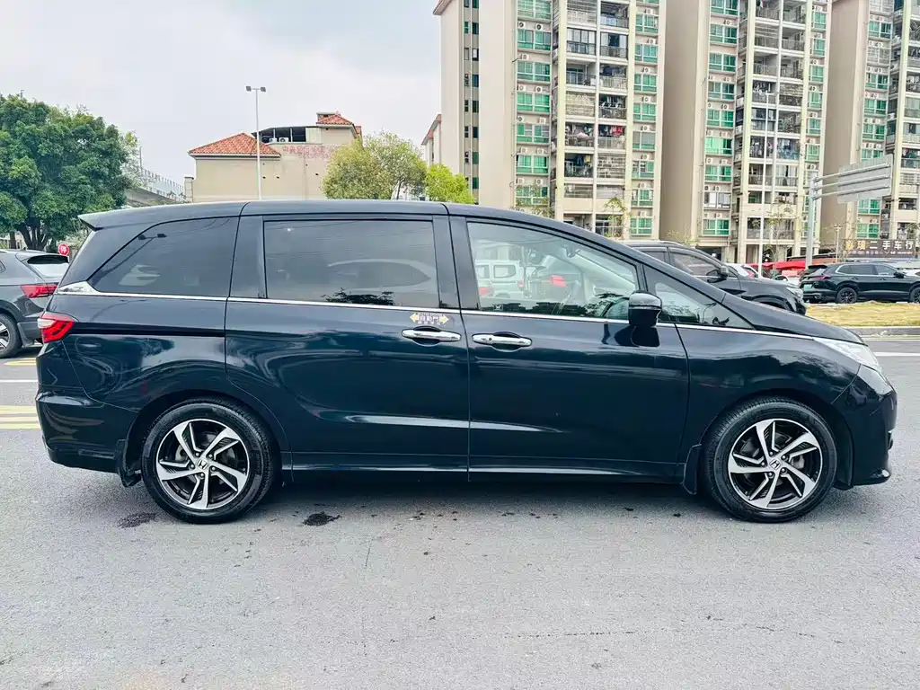 Odyssey Facelift 2.4 L Supreme