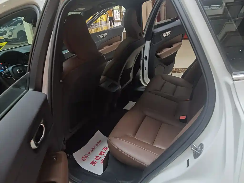 Volvo XC60 B5 4 WD Smart Ease Luxury