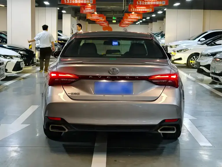 Toyota Avalon 2.5 L Luxury