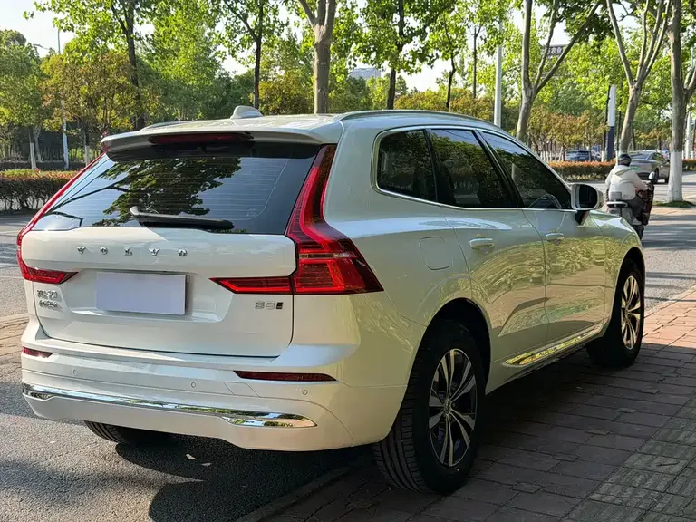 Volvo XC60 B5 4 WD Smart Ease Luxury
