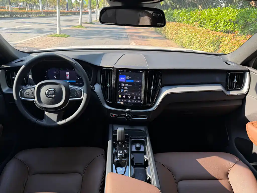 Volvo XC60 B5 4 WD Smart Ease Luxury