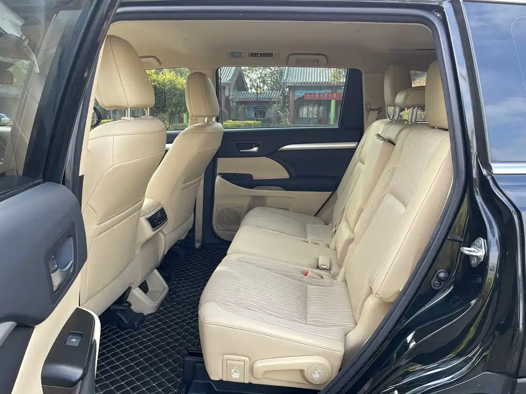 Highlander 2.0 T 4 WD Elite 7-seat CN-VI