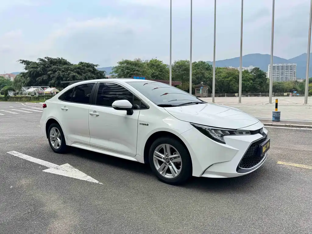 Levin Dual Engine 1.8 H E-CVT Luxury