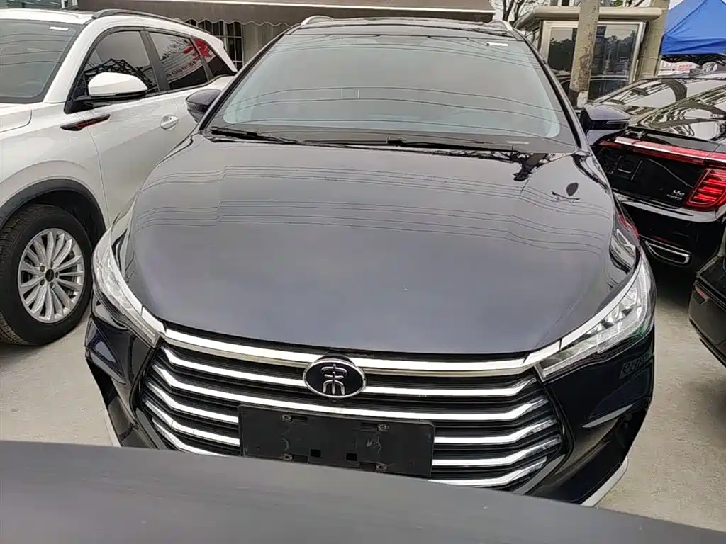 Song MAX Upgraded 1.5 T Auto Luxury 7-seat