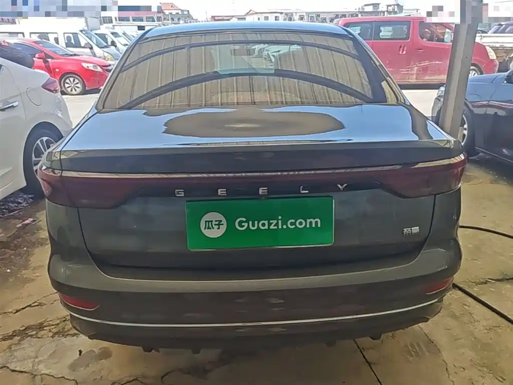 Emgrand 4 th Gen 1.5 L CVT Flagship