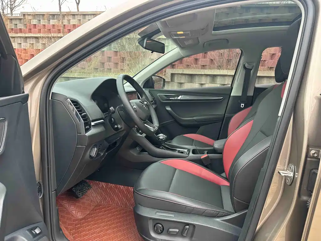 Karoq TSI280 Luxury Enjoyment
