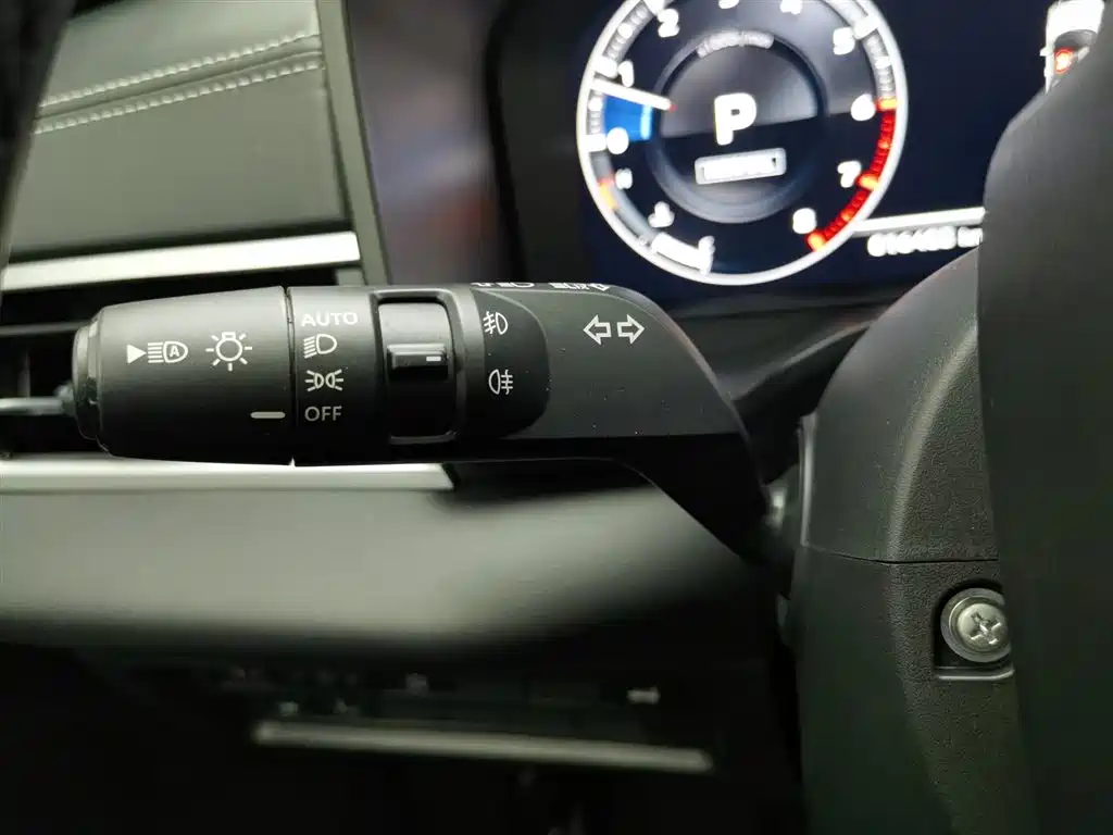 Outlander 1.5 T CVT 4 WD Honor Shine 7-seat