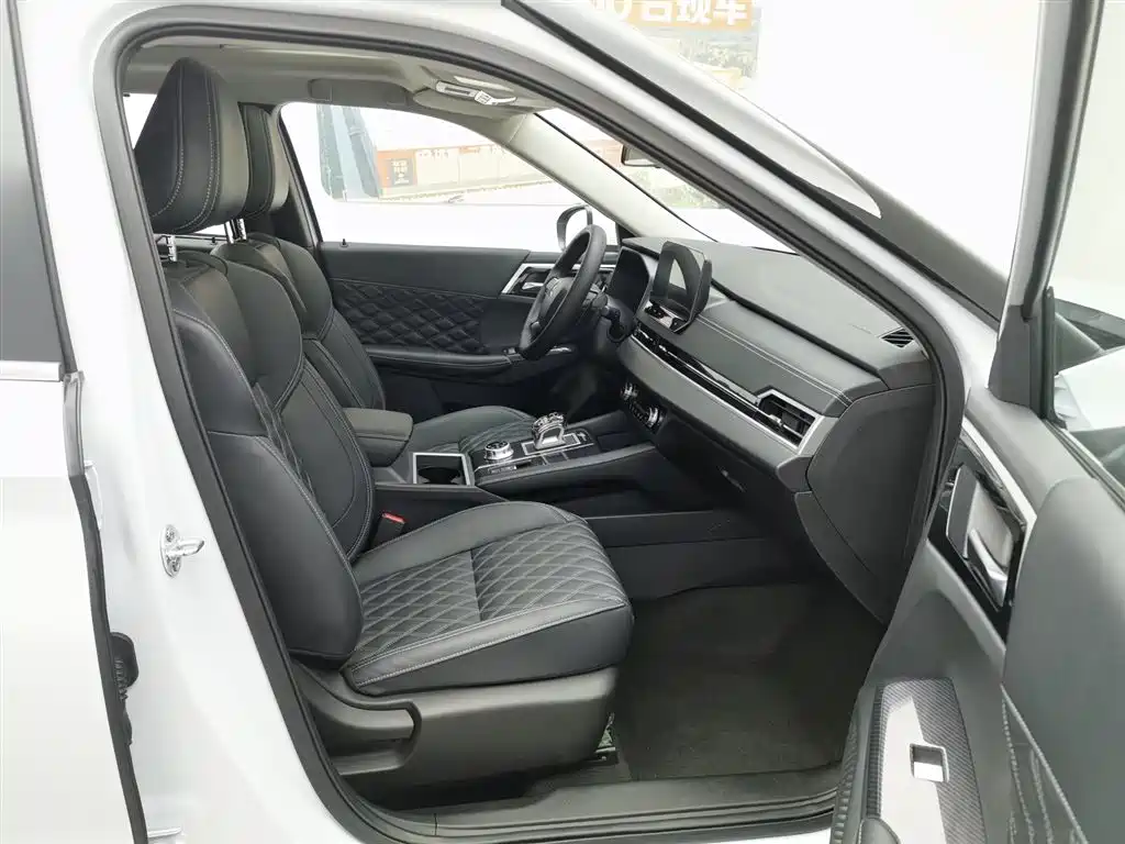 Outlander 1.5 T CVT 4 WD Honor Shine 7-seat