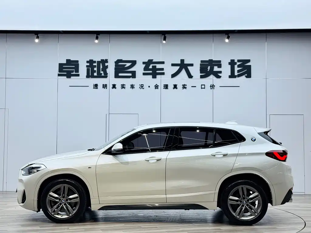 BMW X2 sDrive25 i Leading M Sport Package