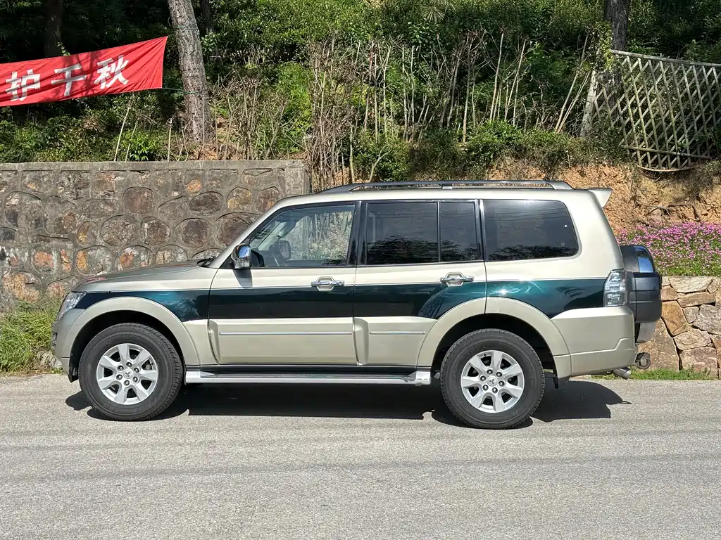 Pajero (Import) 帕杰罗进口 2016款 3.0 L 自动豪华版 国V