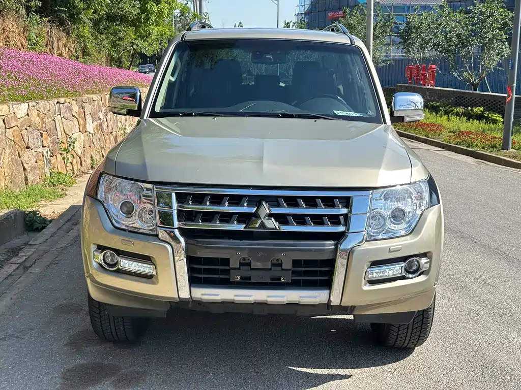 Pajero (Import) 帕杰罗进口 2016款 3.0 L 自动豪华版 国V