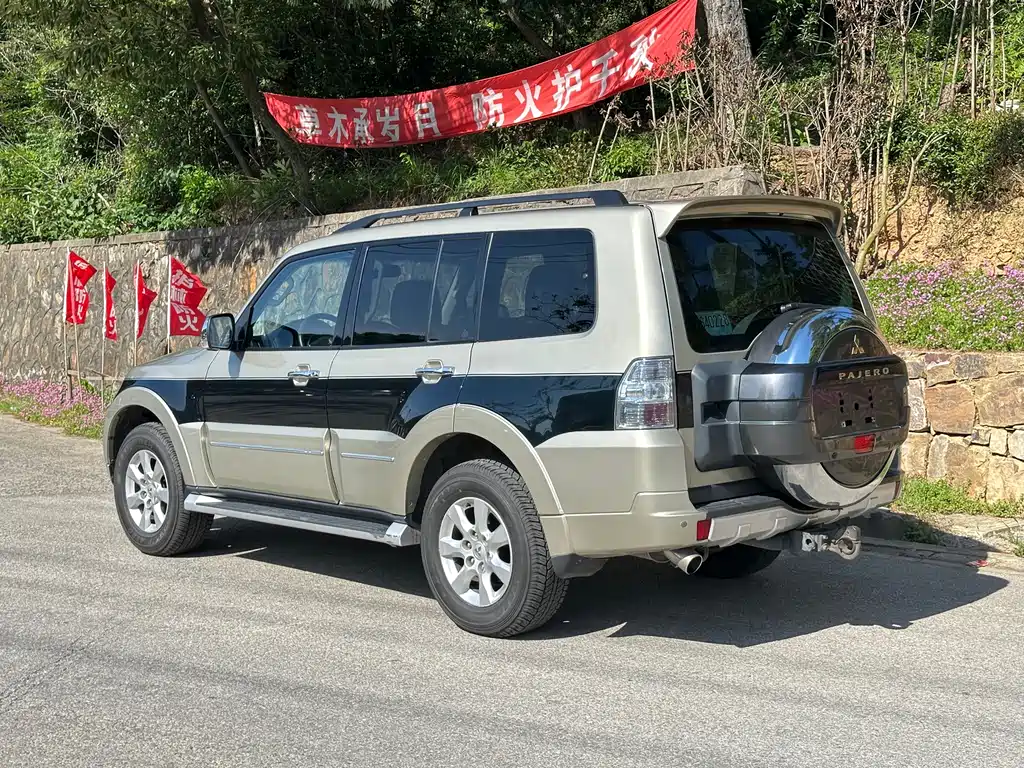 Pajero (Import) 帕杰罗进口 2016款 3.0 L 自动豪华版 国V