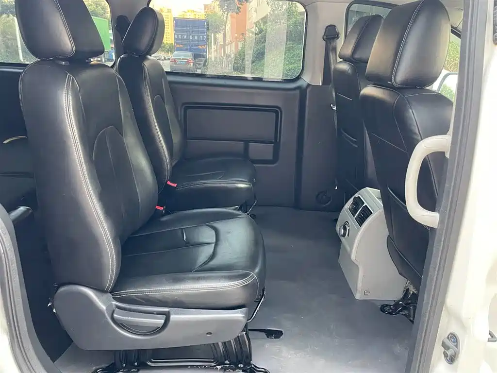 Refine M3 2.0 L Luxury Smart