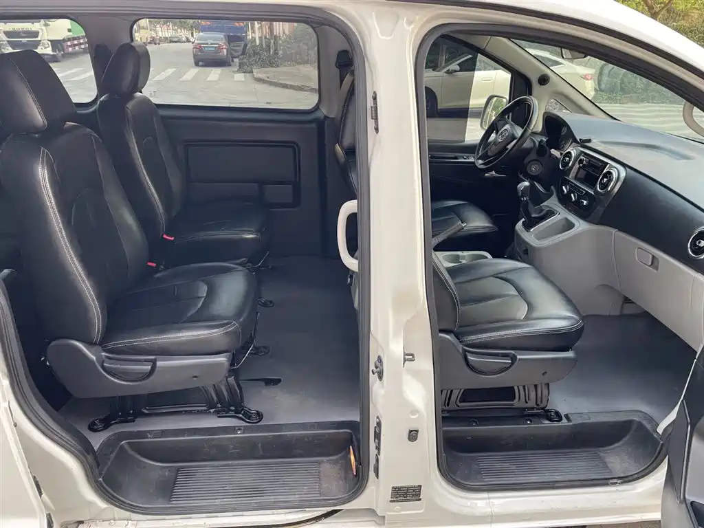 Refine M3 2.0 L Luxury Smart