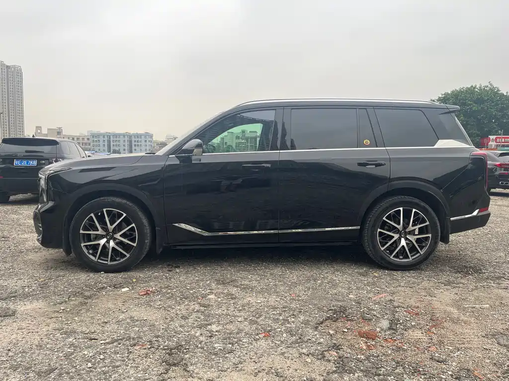 GAC Trumpchi GS8 Navigator Series 2.0 TGDI 2 WD Luxury Connected (6-seat)