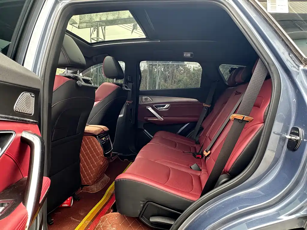 Jetour X70 PLUS 1.6 T DCT Land 5-seat
