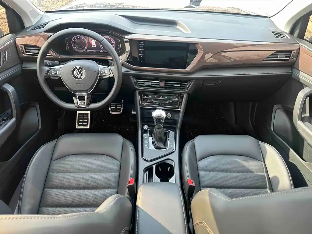 Tharu 280 TSI 2 WD Luxury