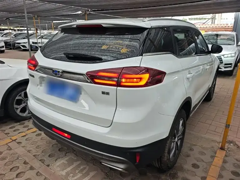 Geely Boyue 2.0 L Manual 2 WD Smart Grace