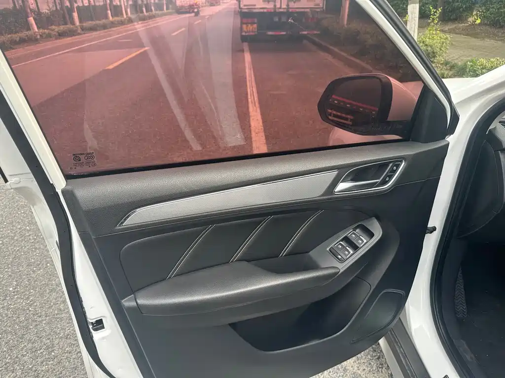 Roewe RX5 20 T 2 WD Auto Luxury