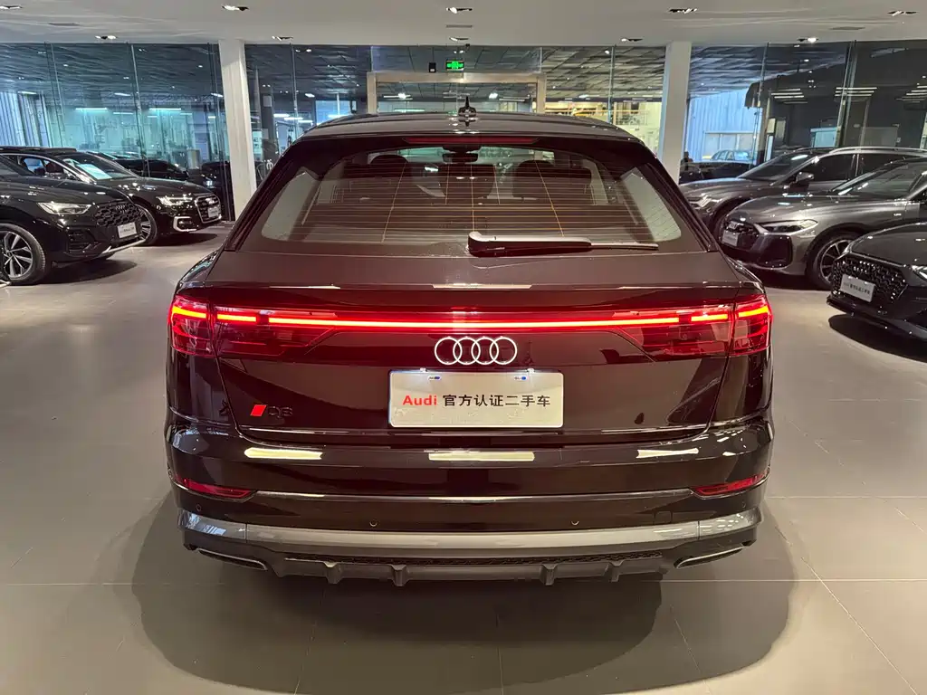 Audi Q8 55 TFSI Luxury Dynamic