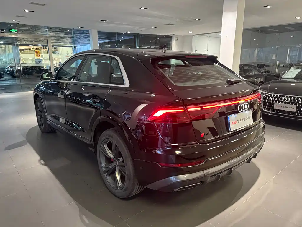 Audi Q8 55 TFSI Luxury Dynamic