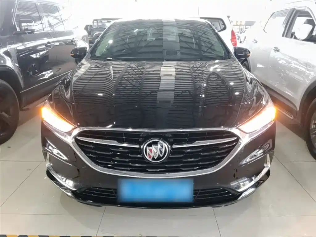 LaCrosse 28 T Luxury