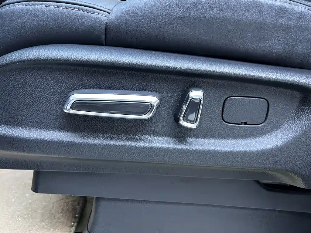 Elysion 2.0 L e:HEV Luxury