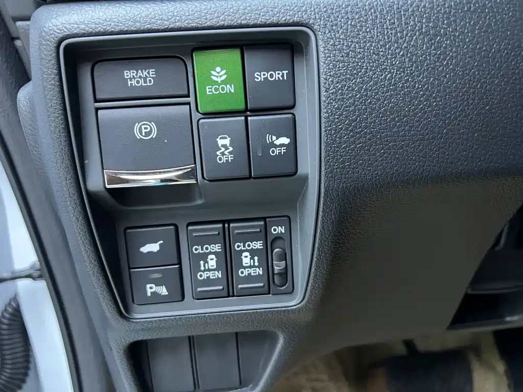 Elysion 2.0 L e:HEV Luxury