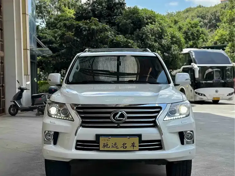 Lexus LX 570