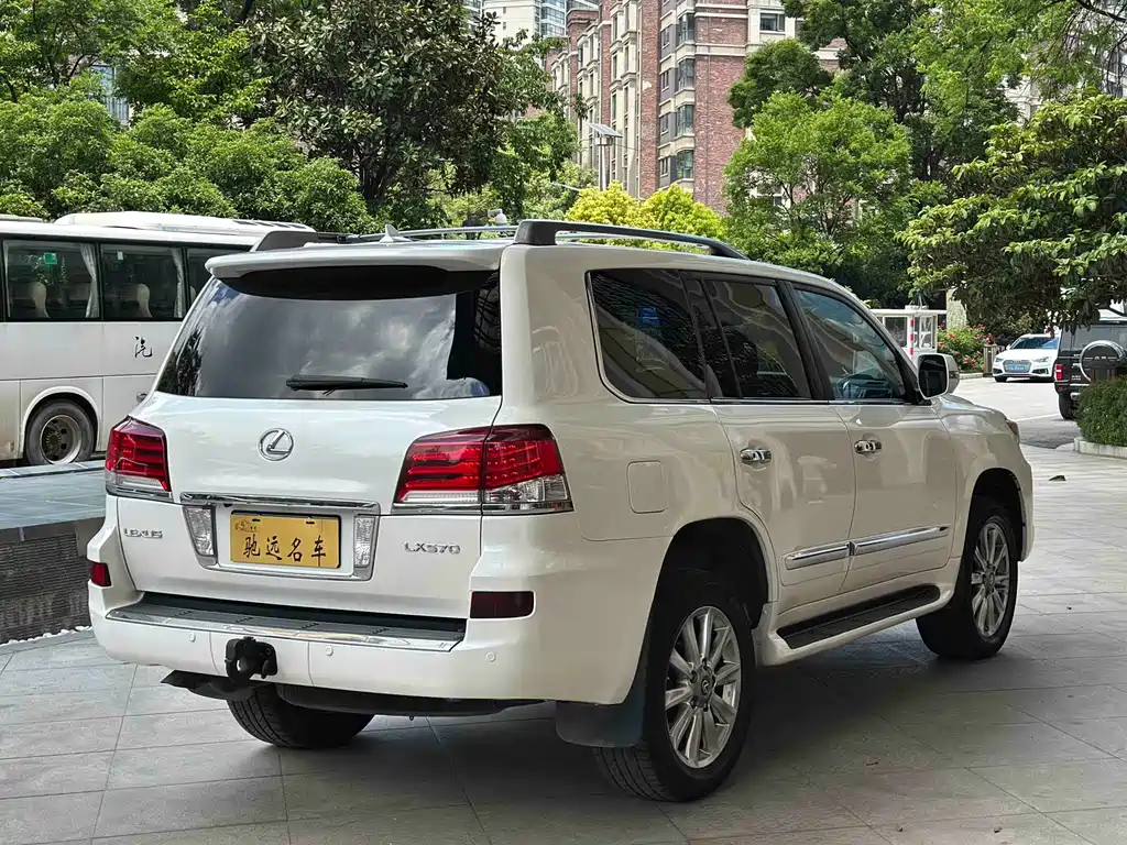Lexus LX 570