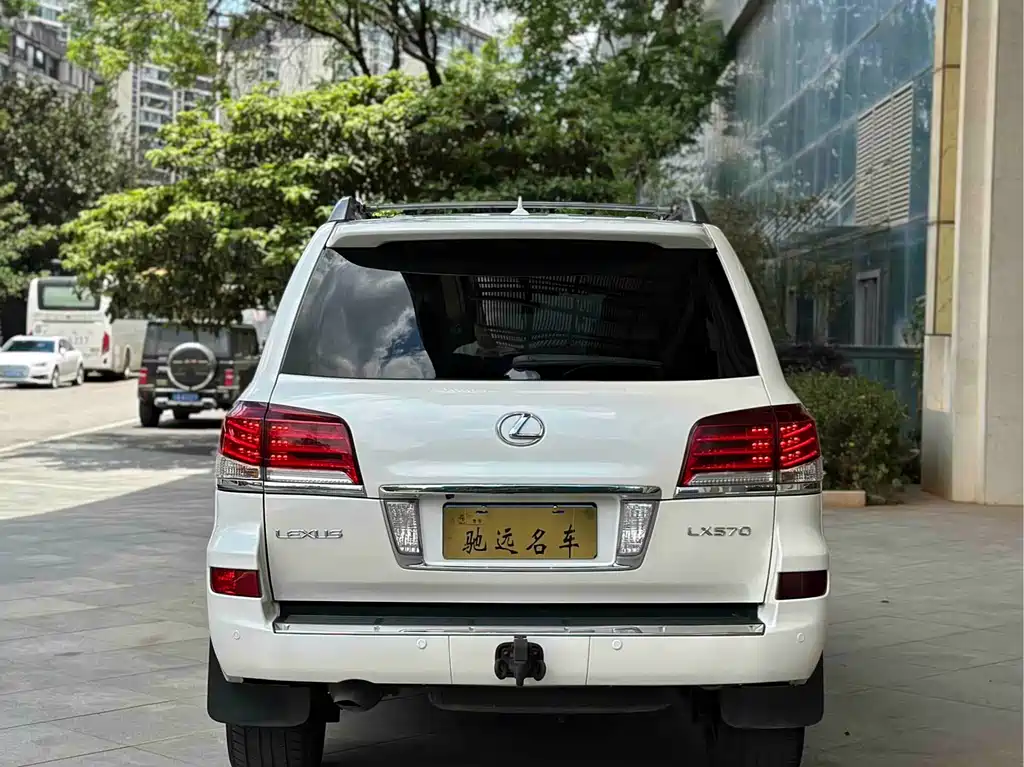 Lexus LX 570