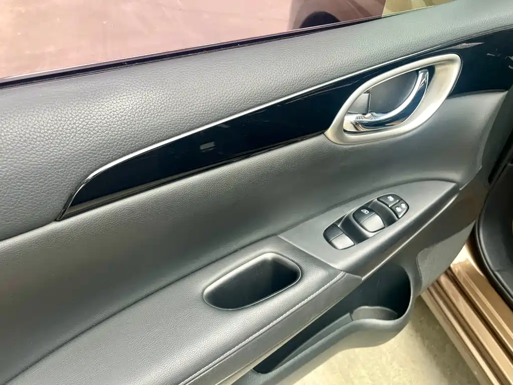 Sylphy 1.6 XV CVT Smart Enjoyment
