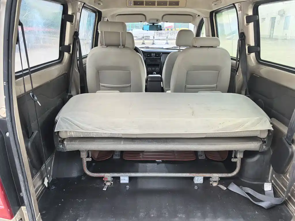 Wuling Rongguang V 1.5 L Standard