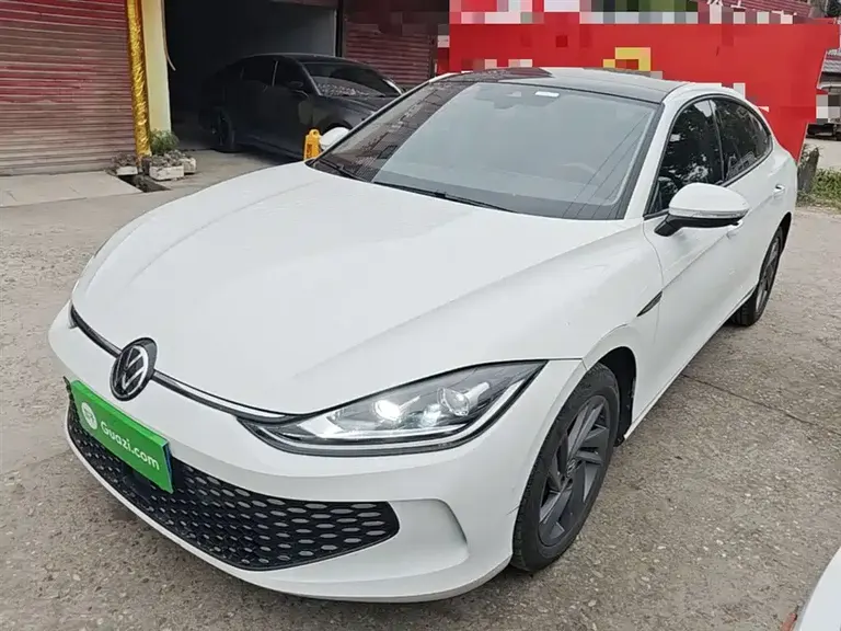 Volkswagen Lamando Lamando L 280 TSI DSG Dazzle Hot
