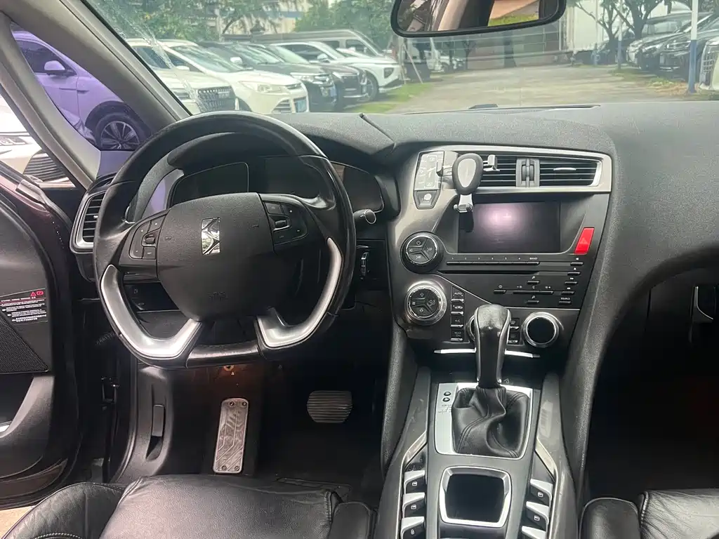 DS 5 1.6 T Luxury THP160