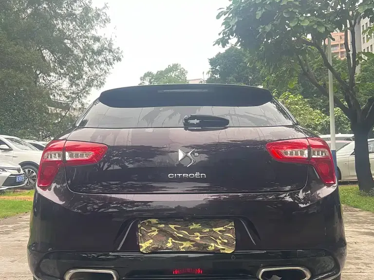DS 5 1.6 T Luxury THP160