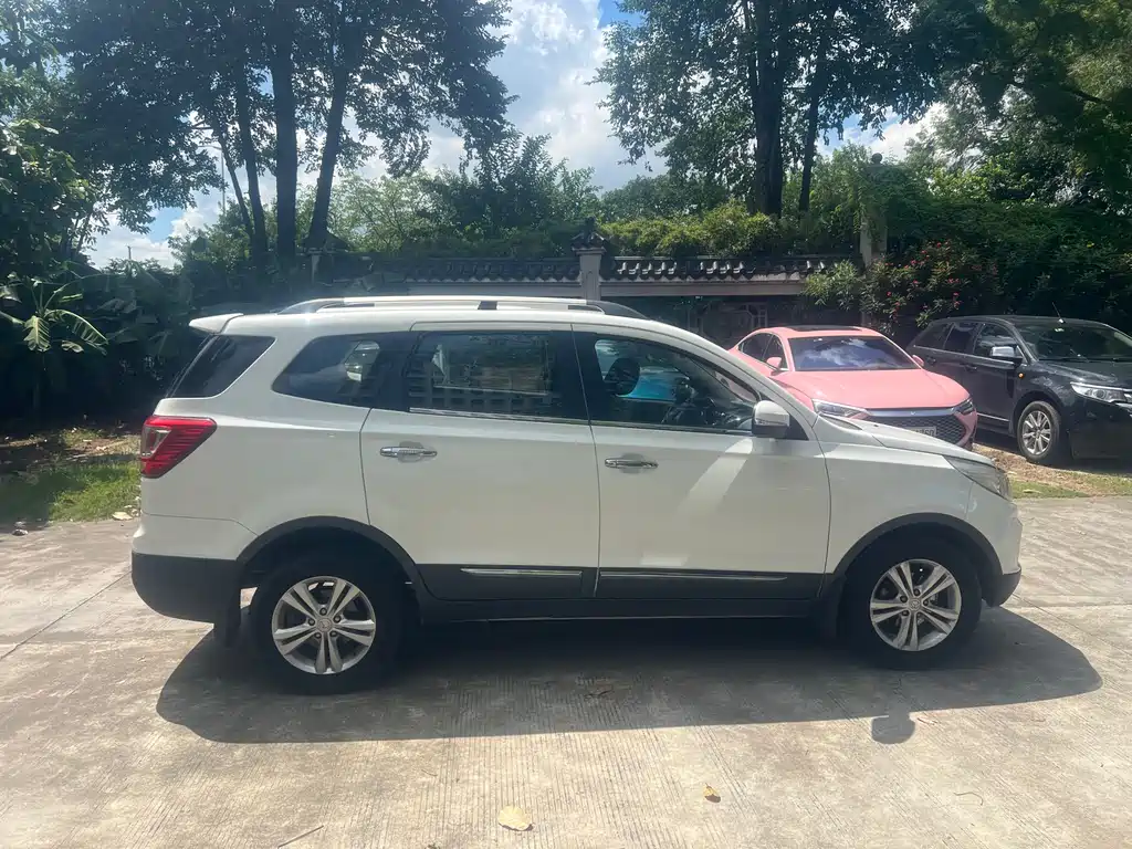 BAIC Huansu S3 1.5 L Manual Luxury CN-IV