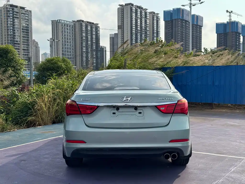 Mistra 1.8 L Auto Distinguished DLX