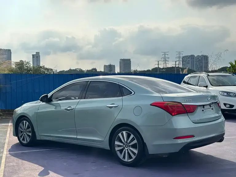Hyundai Mistra 1.8 L Auto Distinguished DLX