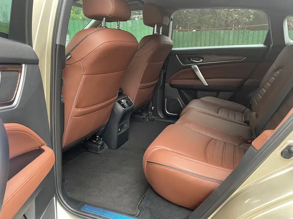 Honda UR-V 370 TURBO 2 WD Distinguished CN-V