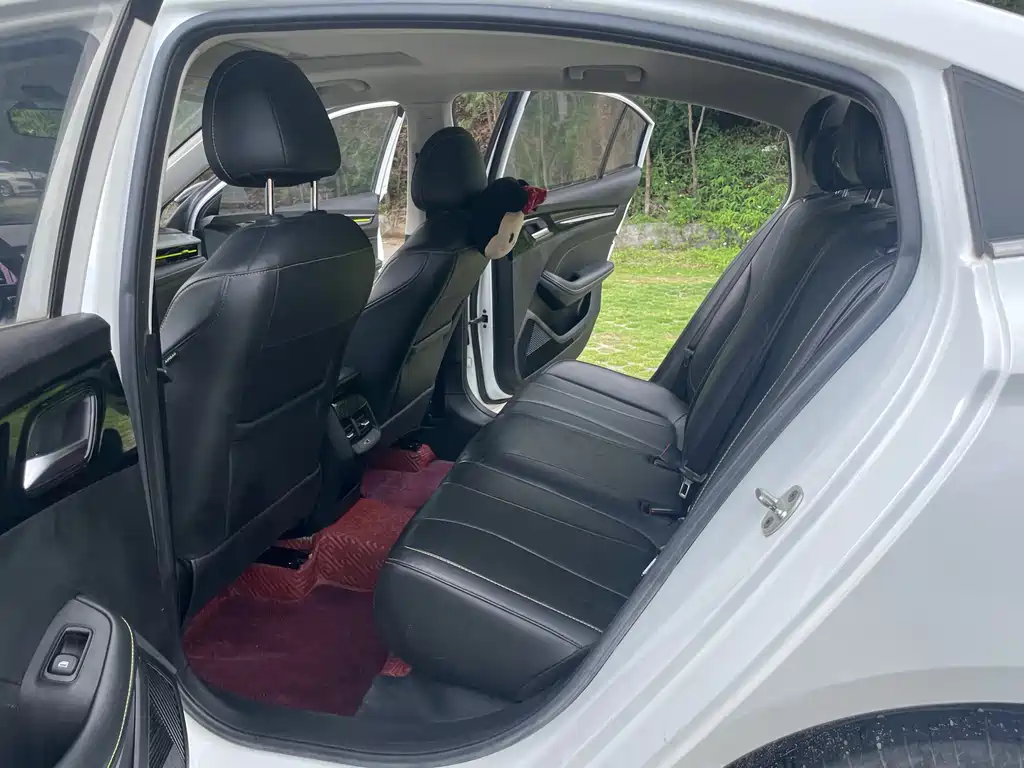 Roewe i5 Facelift 1.5 L CVT Diamond