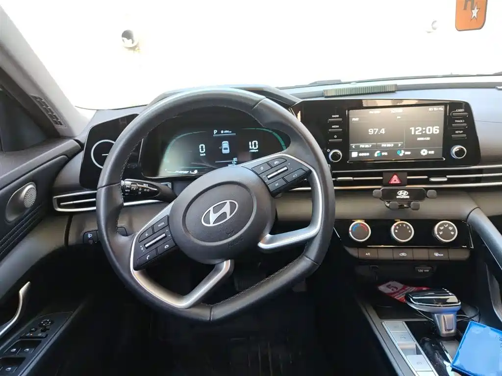 Elantra 1.5 L CVT GLX Elite