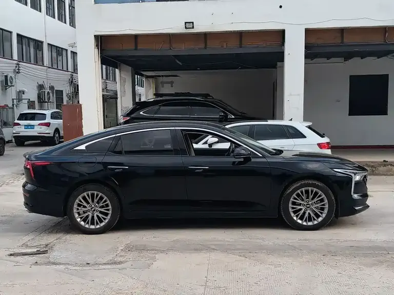 Besturn B70 3 rd Gen 1.5 T Auto Pleasure 70 Anniversary