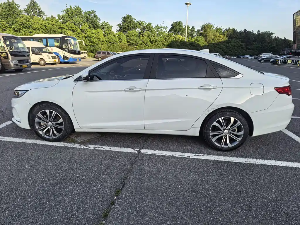 Emgrand GL 1.4 T CVT Distinguished Smart Enjoyment
