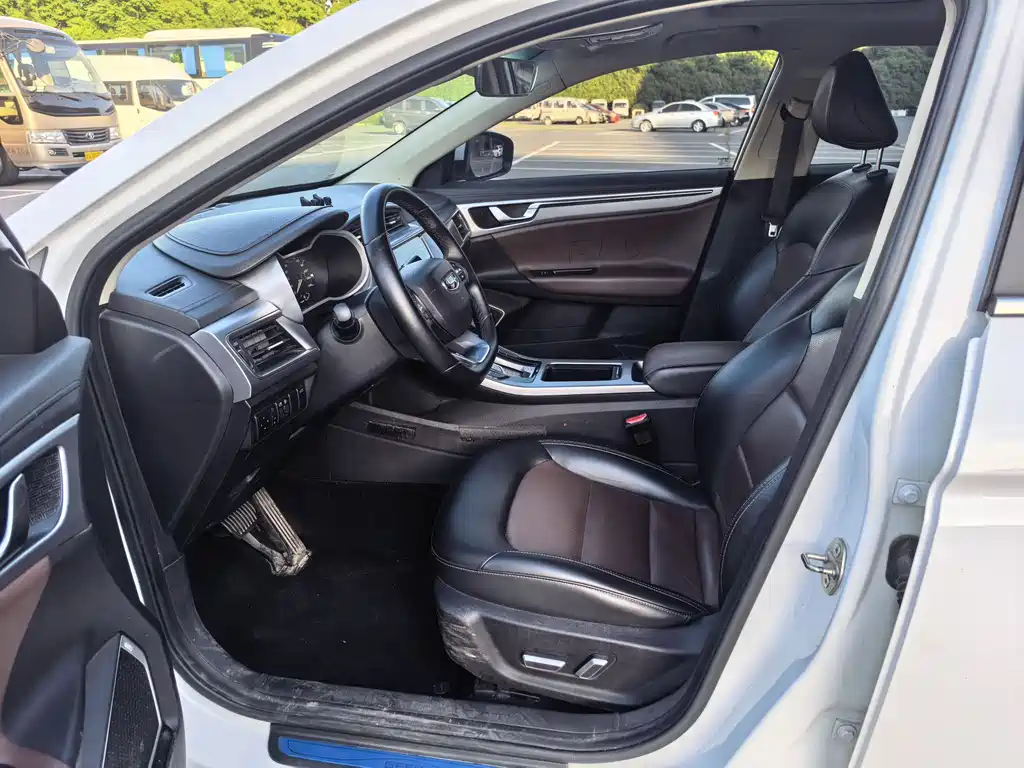 Emgrand GL 1.4 T CVT Distinguished Smart Enjoyment