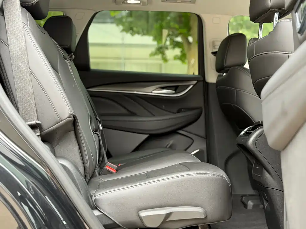 Enclave 28 T 4 WD Distinguished