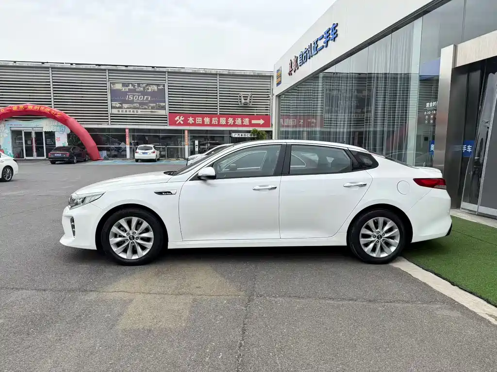 Kia K5 1.6 T Auto LUX