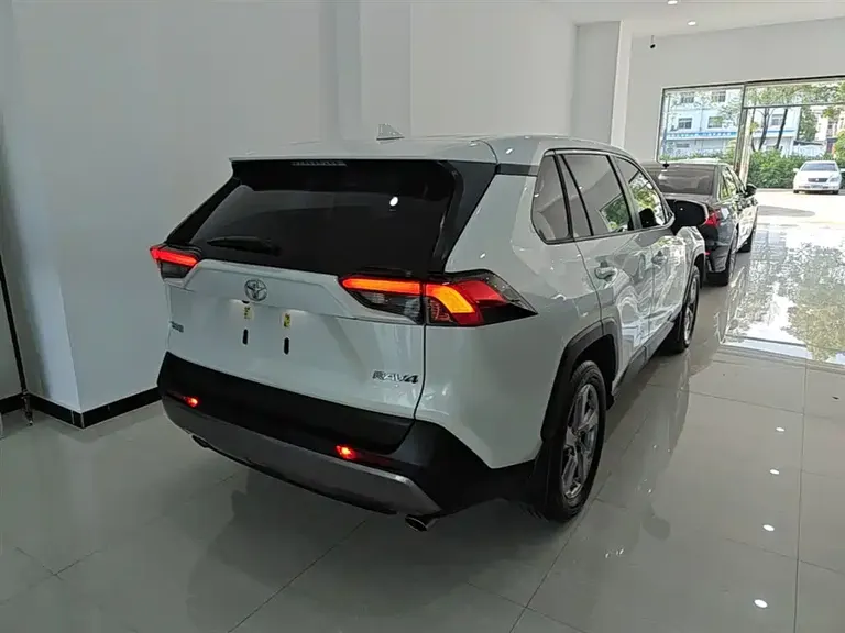 Toyota RAV4 2.0 L CVT 2 WD Style